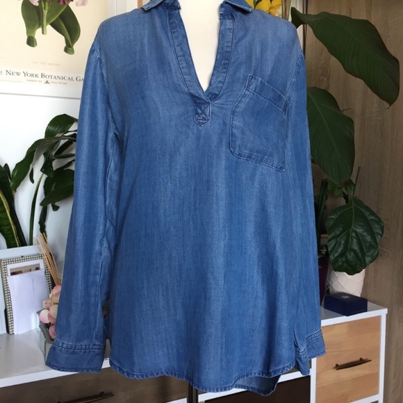 Anthropologie Tops - Anthropologie Cloth and Stone Denim Shirt Tunic S